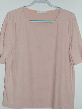 Light pink, ruffled sleeve top
